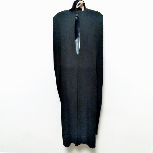 VINTAGE DKNY Black Cape Effect Maxi Dress w/Open Keyhole Back - Picture 9 of 9
